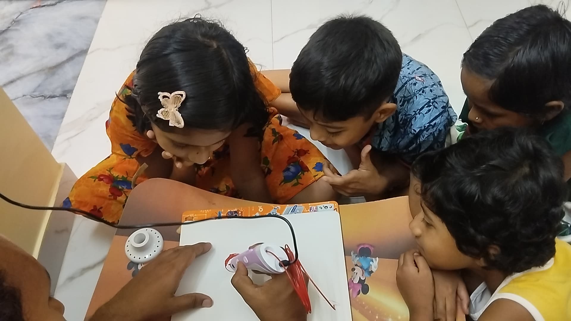 Students are learning to use 3d-pens